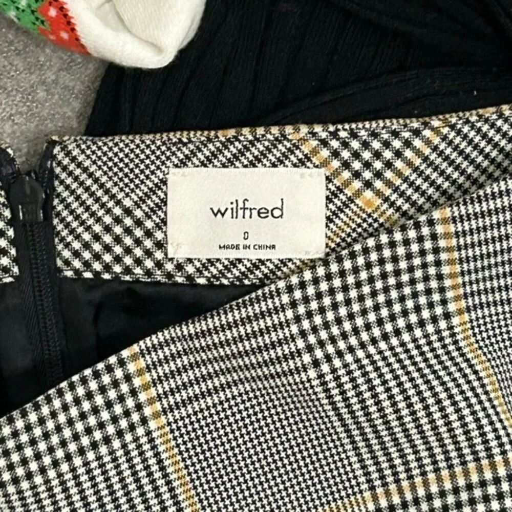 Aritzia Dark Academia Bundle – Wilfred Skirt, Cozy Fall Layers + Fluevog Socks - Picture 2 of 2